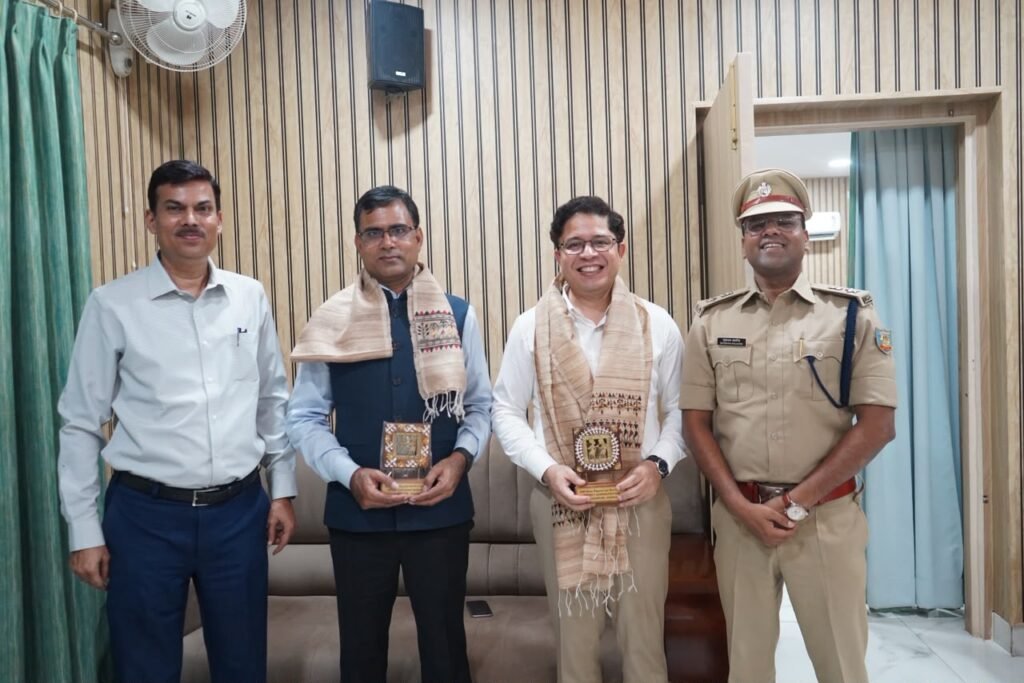 Jamshedpur:भारतीय विदेश सेवा आईएफएस के अधिकारियों का जमशेदपुर आगमन, उपायुक्त व एसएसपी ने किया आत्मीय स्वागत आईएफएस अधिकारियों का जमशेदपुर दौरा