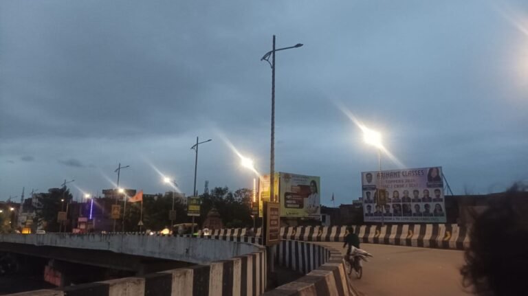 Jamshedpur: जुगसलाई ओवरब्रिज की खराब लाइटें जल्द दुरुस्त हों, नागरिकों की सुरक्षा से समझौता नहीं: अनिल मोदी जुगसलाई ओवरब्रिज की खराब लाइटें ठीक हों